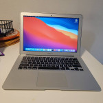 MacBook Air 2014 13-inch 
Intel core i5 1.4 GHz 
4GB RAM 
121GB flash storage 
M