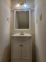 Newly renovated 2-Bed/1.5-Townhouse + Near Rosemont/Lynnhaven Parkway!