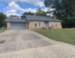 3 bedroom 2 bathroom Big living room with fireplace