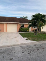 Beautifull villa 2bedroom 2 bath, 1 car garage.
