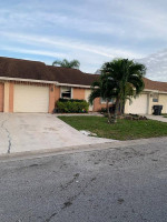 Beautifull villa 2bedroom 2 bath, 1 car garage.