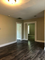 Bay View - Nicely updated 3 bedroom upper w/ AC - 5/1