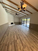 UPDATED TOWNHOUSE ! 3-2.5 ! LAUNDRY ! SS APPS ! LAMINATE TILE ! A/C !