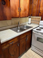 This charming 1-bedroom, 1-bathroom apartment is now available for ren