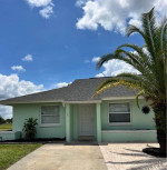 2 bed 1 bath duplex w/pool