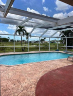 2 bed 1 bath duplex w/pool