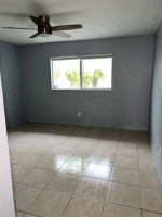2 bed 1 bath duplex w/pool
