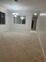 SPACIOUS HOME 4 BED 2.5 BATH