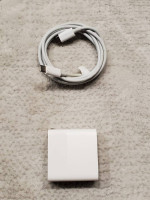 2016 12" APPLE MACBOOK RETINA W/ M3 core, 8 GB Ram, 256 GB SSD