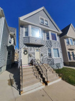 Spacious 1BED/1BATH Third Floor Unit Near Marquette