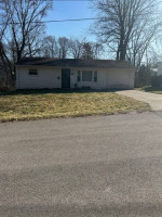2 bedroom ranch home with attached garage