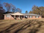 short-term Rental Three bedroom three bathroom on 3 acres two car gar
