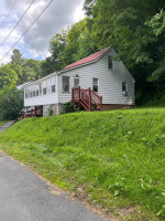 3bedroom 1 bathroom available