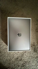 2020 MacBook Air, laptop 512 GB “like new” works Perfect”