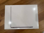 Brand New Sealed in box 13-inch MacBook Air M2 chip 8-core CPU and 8-c