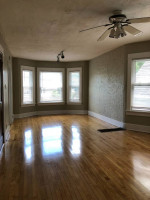 Eastside/UWM - 4 bedroom upper unit w/ parking - Available 5/1 or 6/1