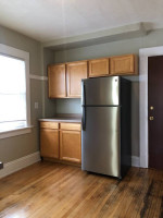 Eastside/UWM - 4 bedroom upper unit w/ parking - Available 5/1 or 6/1