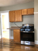 Eastside/UWM - 4 bedroom upper unit w/ parking - Available 5/1 or 6/1