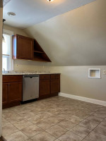 Bay View - Remodeled 2 bedroom upper unit - 4/1