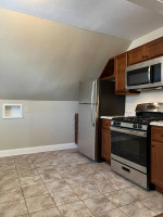 Bay View - Remodeled 2 bedroom upper unit - 4/1