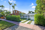 Spacious House 4 Bed 4.5 Bath ! Pets Ok ! Modern ! Updated ! Miami !