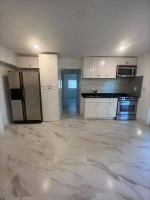 AMAZING 1 BED ! 1 BATH ! PETS OK ! TILED FLOORING THROUGHOUT ! VIEW !