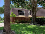 AMAZING 2 BED ! 2.5 BATH ! LAUNDRY ! LAMINATE TILE ! YARD ! BEACHES !
