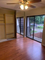 AMAZING 2 BED ! 2.5 BATH ! LAUNDRY ! LAMINATE TILE ! YARD ! BEACHES !