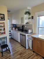 2bed/1bath available 9/1