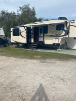 1 bed /1 bath Furnished 5th wheel
