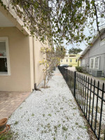 Spacious 2 story 2BR/2.5BA two story in the heart of South Tampa