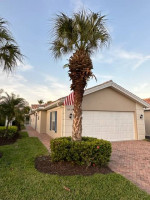 Renovated Home with Swimming Pool. New Kitchen and Baths