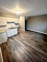 2 Bedroom Townhouse with Security Deposit Special!!!