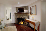 1 Bedroom Garden Suite w/ Private Entrance