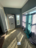 3 BEDROOM HOUSE - NEW FLOORS