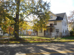 3 blocks to fresh grocery movie restaurants library fenced yard