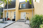 Spacious and Lovely 2-Storey Townhouse in Pelican Point