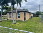 NEWLY RENOVATED 4/2 ! FRESHLY PAINTED ! NO SMOKING ! CERAMIC TILE!A/C!