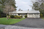 BEAUTIFULLY RENOVATED RANCHER IN HEMPFIELD!