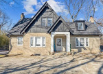 Newly renovated 3 bedroom 2.5 bathroom house for rent