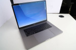 Macbook Pro 15" 2018 + Accesories OWC Dock and Stand