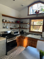 Unique Little House, 1 loft bedroom /1 bath