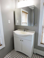 SYOSSET~! COZY 2BED HOUSE $1300/MO*DOWNTOWN  CLOSE TRAIN, SHOPS,ETC!