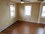 SYOSSET~! COZY 2BED HOUSE $1300/MO*DOWNTOWN  CLOSE TRAIN, SHOPS,ETC!