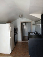 3 BEDROOM COTTAGE BY THE RIVER-$420 week
