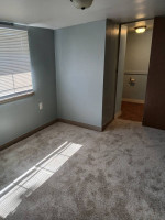 3 BEDROOM COTTAGE BY THE RIVER-$420 week