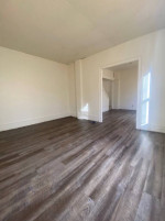 CRESTON HEIGHTS TOWNHOME / 2 BEDROOMS