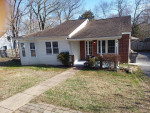 Single Family Home 3/4 bedrooms & 3 full baths