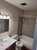 Modern, fully equipped 3 BDR in great neighborhood!