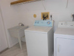 2 STORY HOUSE BEAUTIFUL KITCHEN. LAWN N' POOL CARE IS INCLUDED IN RENT